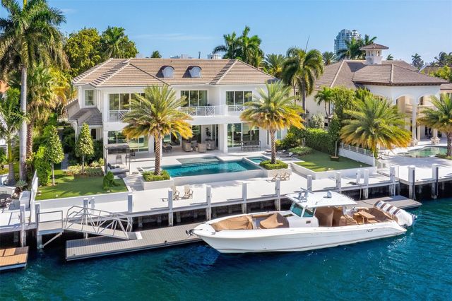 2520 DEL LAGO Drive, Fort Lauderdale, FL 33316