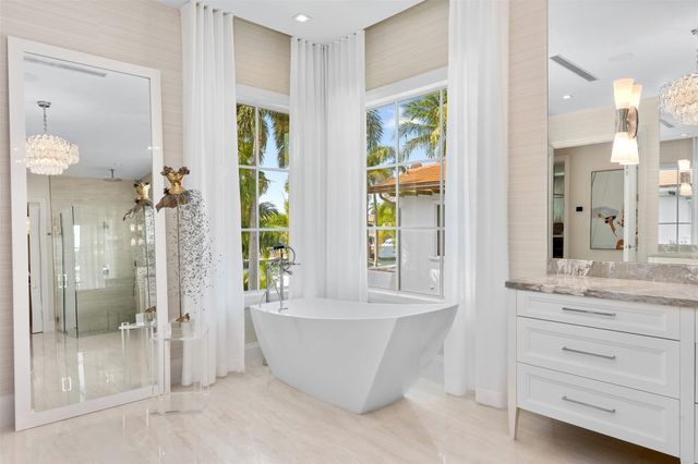2520 DEL LAGO Drive, Fort Lauderdale, FL 33316