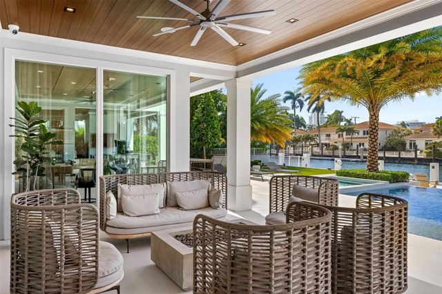 2520 DEL LAGO Drive, Fort Lauderdale, FL 33316