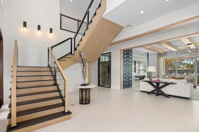 2520 DEL LAGO Drive, Fort Lauderdale, FL 33316