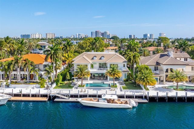 2520 DEL LAGO Drive, Fort Lauderdale, FL 33316