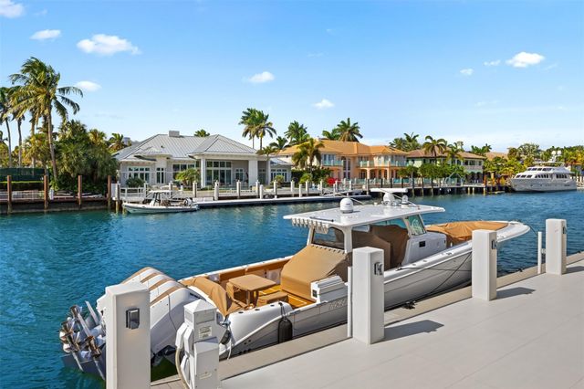 2520 DEL LAGO Drive, Fort Lauderdale, FL 33316