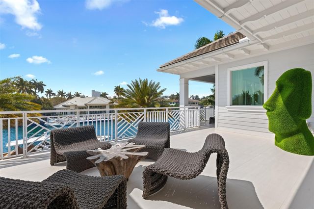 2520 DEL LAGO Drive, Fort Lauderdale, FL 33316