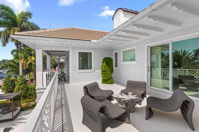 2520 DEL LAGO Drive, Fort Lauderdale, FL 33316