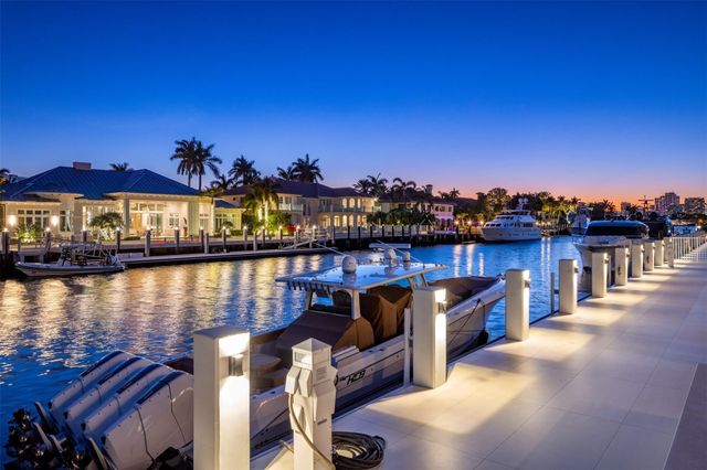 2520 DEL LAGO Drive, Fort Lauderdale, FL 33316