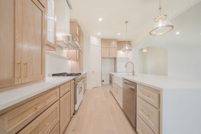 205 Thorn Briar Trail, Longview, TX 75602