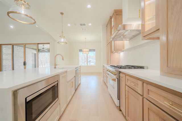 205 Thorn Briar Trail, Longview, TX 75602