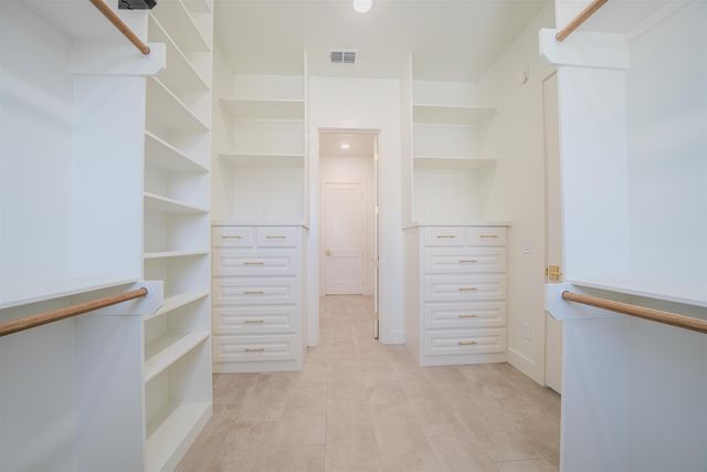 205 Thorn Briar Trail, Longview, TX 75602