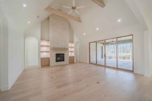 205 Thorn Briar Trail, Longview, TX 75602