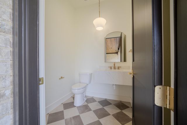 205 Thorn Briar Trail, Longview, TX 75602