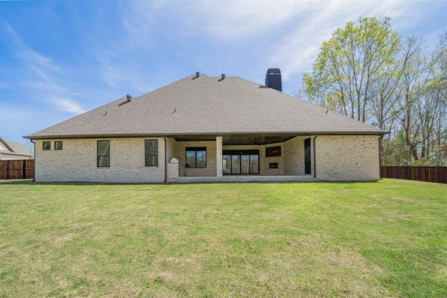 205 Thorn Briar Trail, Longview, TX 75602