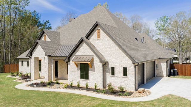 205 Thorn Briar Trail, Longview, TX 75602