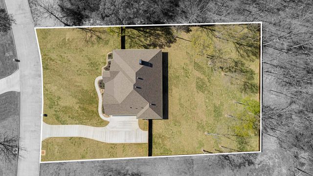 205 Thorn Briar Trail, Longview, TX 75602