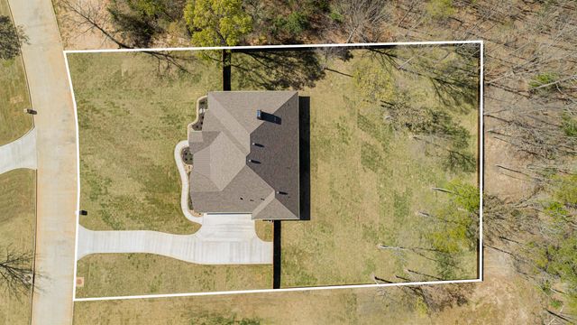 205 Thorn Briar Trail, Longview, TX 75602