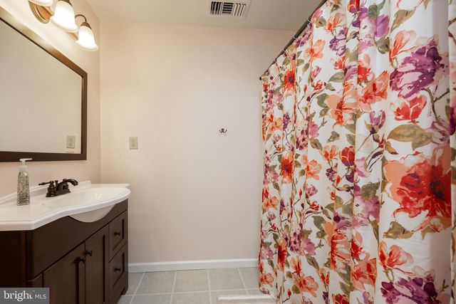 3284 FRIEDENSBURG, Oley, PA 19547