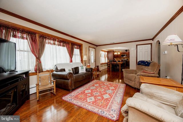 3284 FRIEDENSBURG, Oley, PA 19547