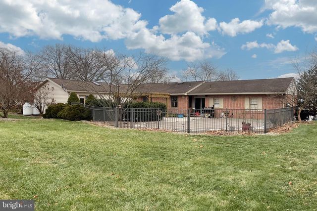 3284 FRIEDENSBURG, Oley, PA 19547