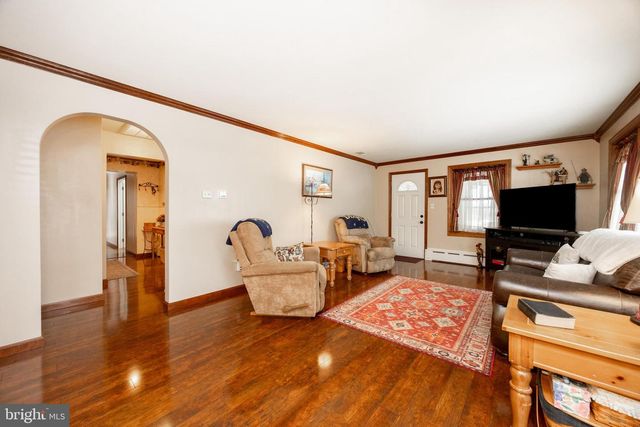 3284 FRIEDENSBURG, Oley, PA 19547