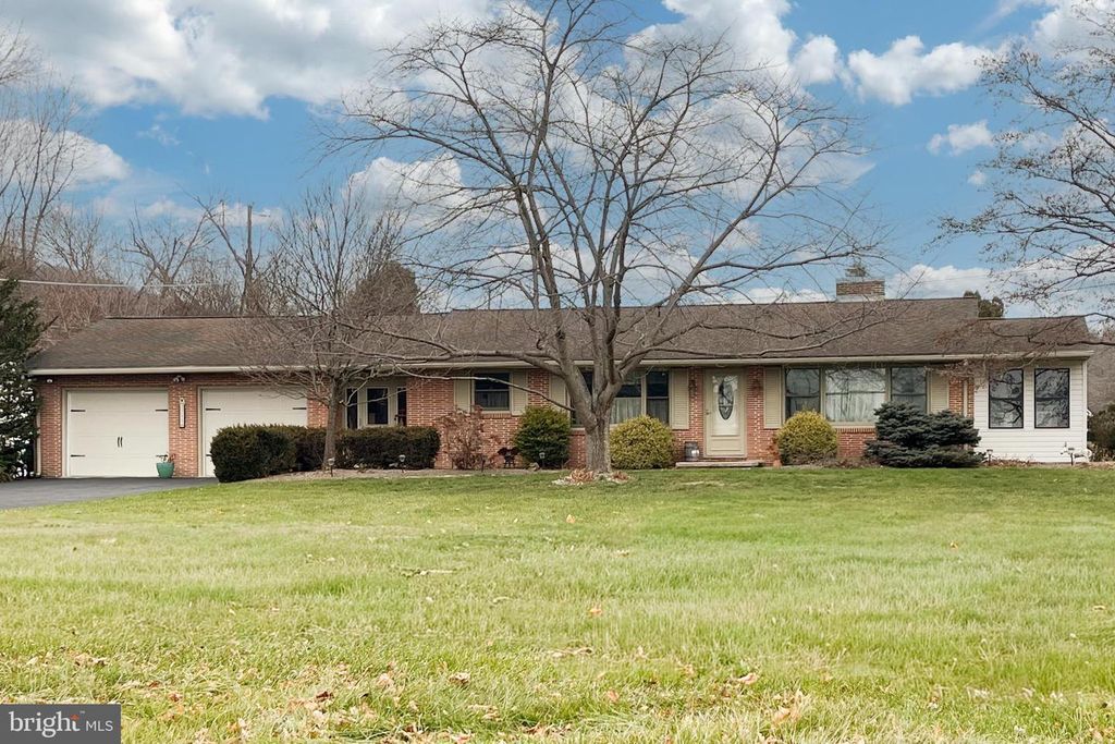 3284 FRIEDENSBURG, Oley, PA 19547