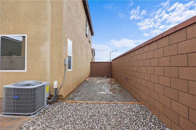 2168 REDWOOD Lane, Banning, CA 92220