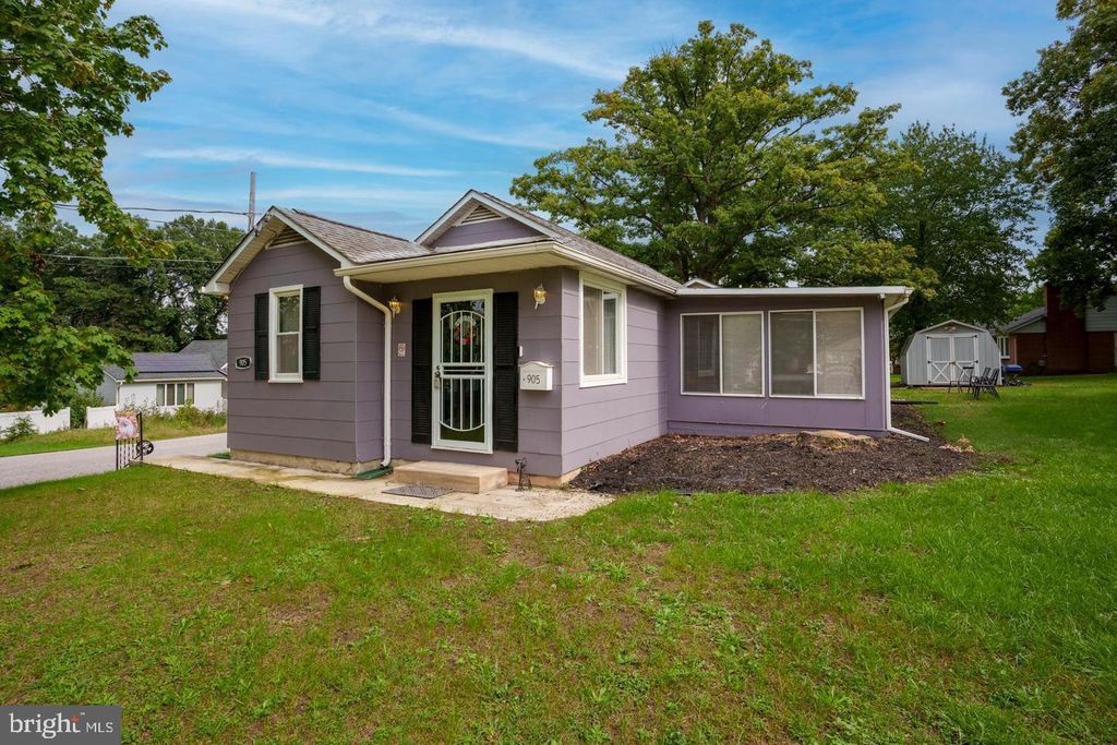 905 HAUF AVE, Essex, MD 21221