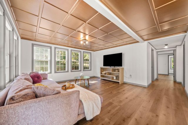 41 Billington Sea Road, Plymouth, MA 02360