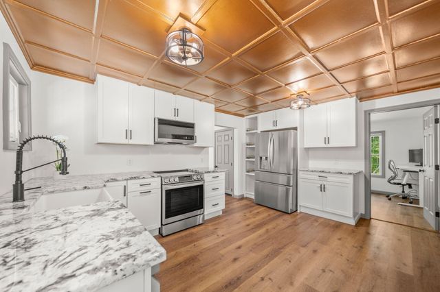 41 Billington Sea Road, Plymouth, MA 02360