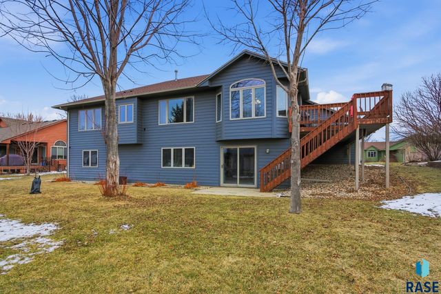 3205 S Bluegrass Ct Court, Sioux Falls, SD 57103