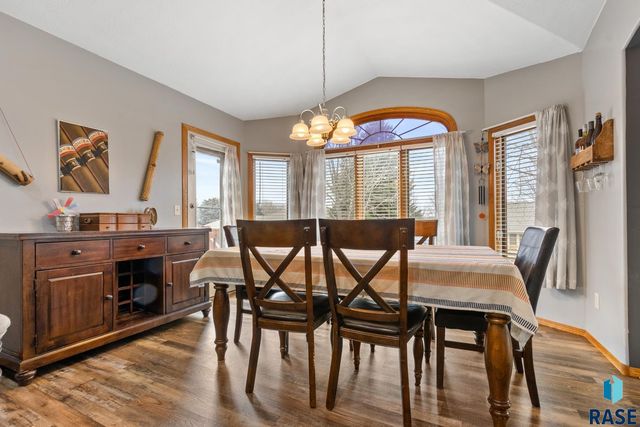 3205 S Bluegrass Ct Court, Sioux Falls, SD 57103