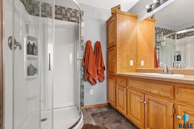 3205 S Bluegrass Ct Court, Sioux Falls, SD 57103