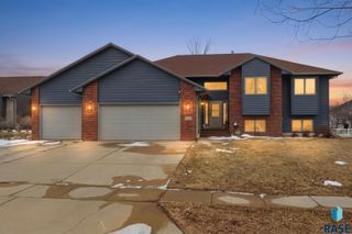 3205 S Bluegrass Ct Court, Sioux Falls, SD 57103