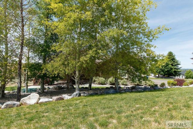 8021 Wild Horse Lane, Idaho Falls, ID 83406