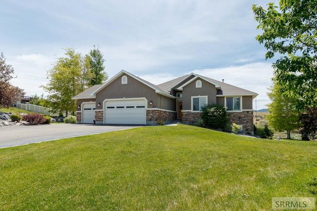 8021 Wild Horse Lane, Idaho Falls, ID 83406
