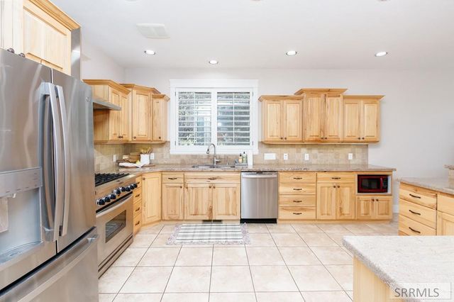 8021 Wild Horse Lane, Idaho Falls, ID 83406