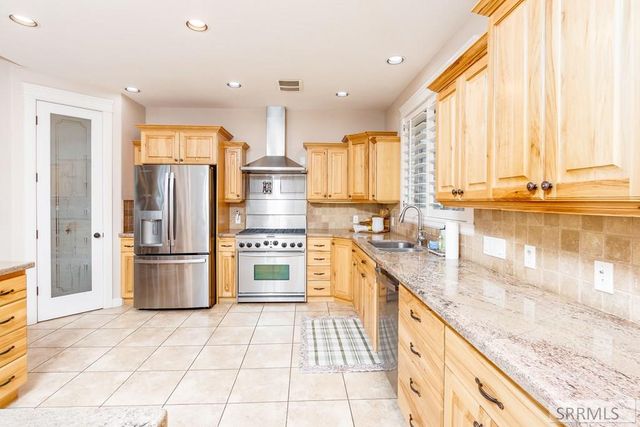 8021 Wild Horse Lane, Idaho Falls, ID 83406