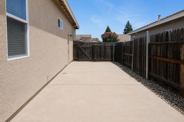 9932 Diamonte Way, Sacramento, CA 95829