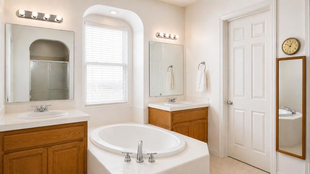 9932 Diamonte Way, Sacramento, CA 95829