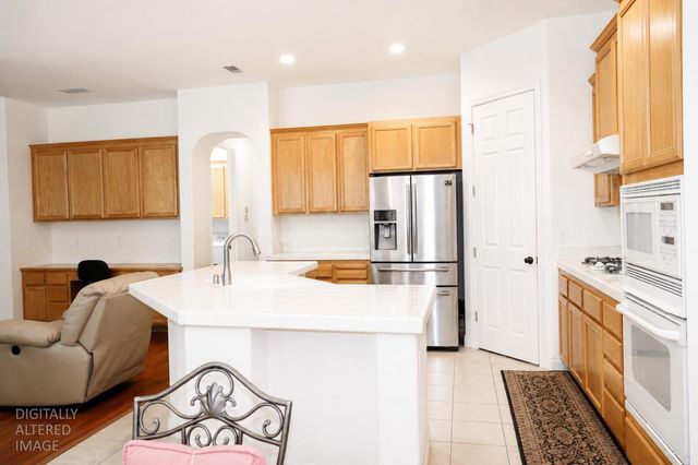9932 Diamonte Way, Sacramento, CA 95829