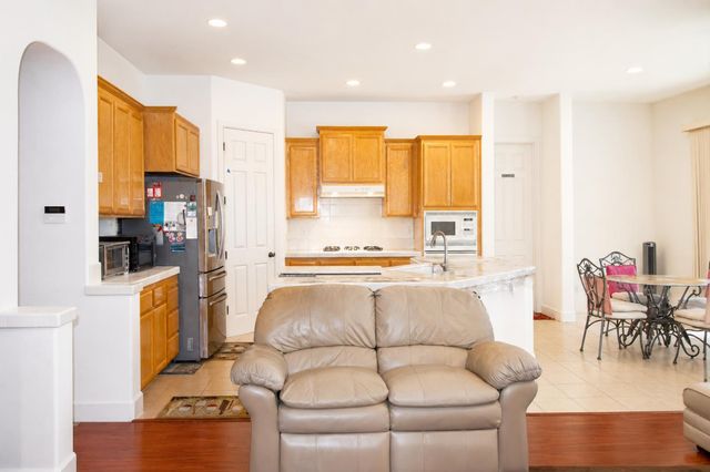 9932 Diamonte Way, Sacramento, CA 95829