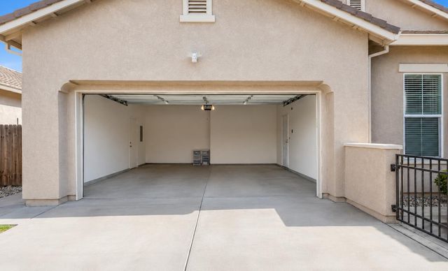 9932 Diamonte Way, Sacramento, CA 95829
