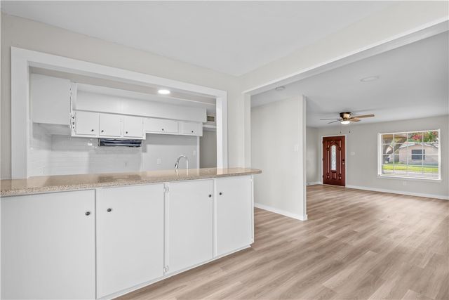 1222 Salem Dr, Corpus Christi, TX 78412