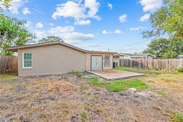 1222 Salem Dr, Corpus Christi, TX 78412