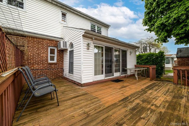 91 Lutz Drive, Valley Stream, NY 11580