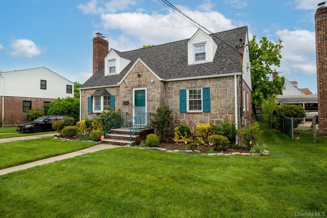 91 Lutz Drive, Valley Stream, NY 11580