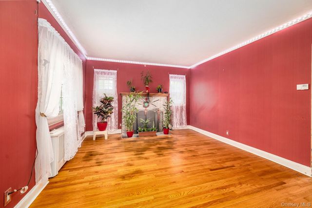 91 Lutz Drive, Valley Stream, NY 11580