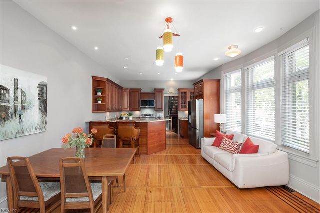 406 Mowbray ARCH, Norfolk, VA 23507