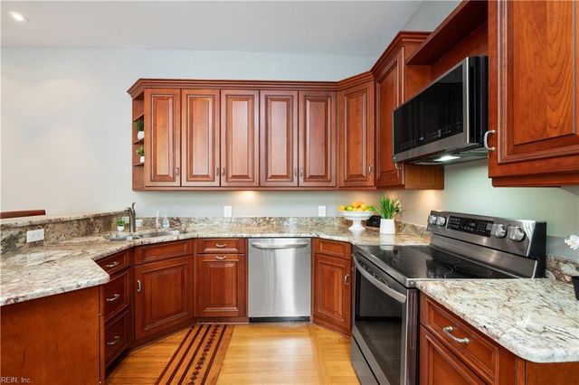 406 Mowbray ARCH, Norfolk, VA 23507