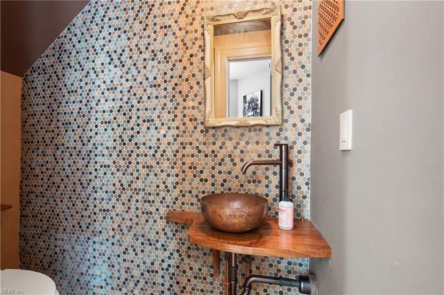 406 Mowbray ARCH, Norfolk, VA 23507