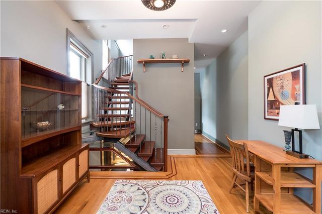 406 Mowbray ARCH, Norfolk, VA 23507