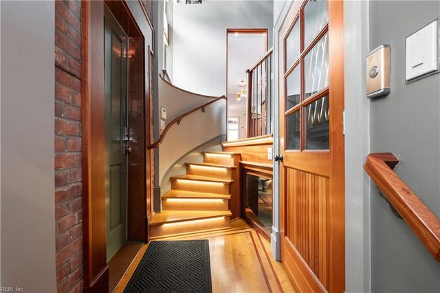 406 Mowbray ARCH, Norfolk, VA 23507